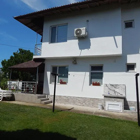 Kristi Holiday home Krapets (Dobrich)